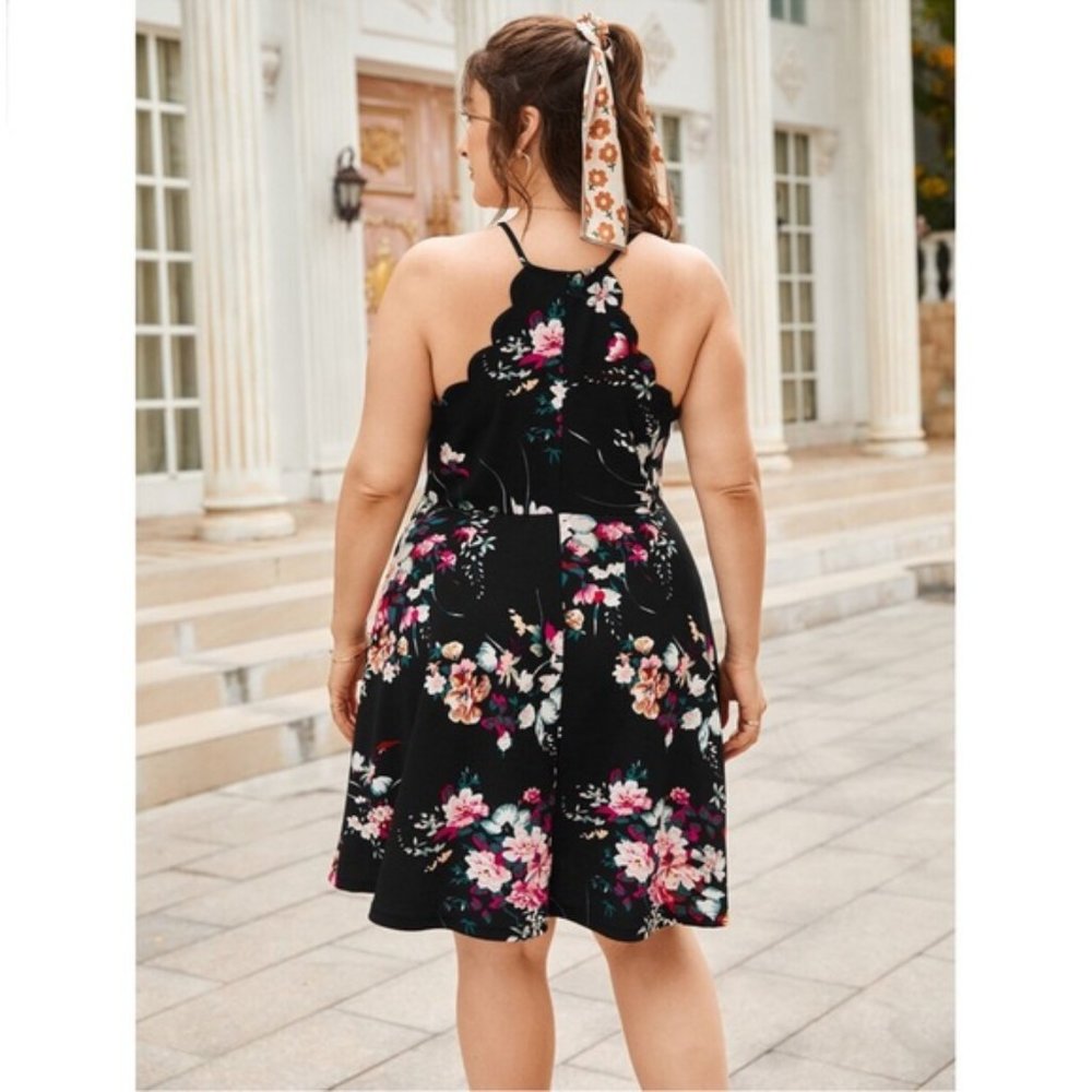 Plus Size Scallop Trim Floral Dress - Picture 3 of 5